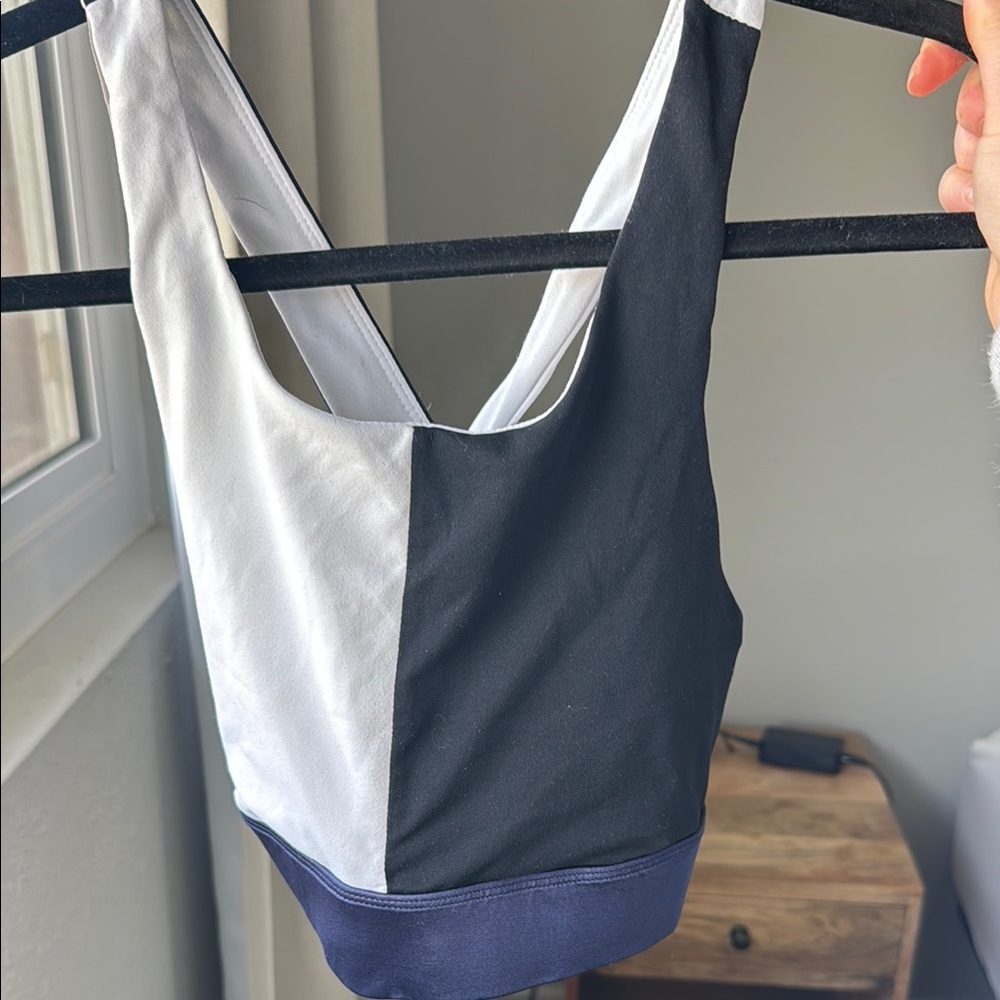 Black and White Colorblock Sports Bra